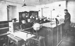 НАРОДНОЕ ОБРАЗОВАНИЕ Занятия в Тамбовской мужской гимназии. Фото 1890 х гг.